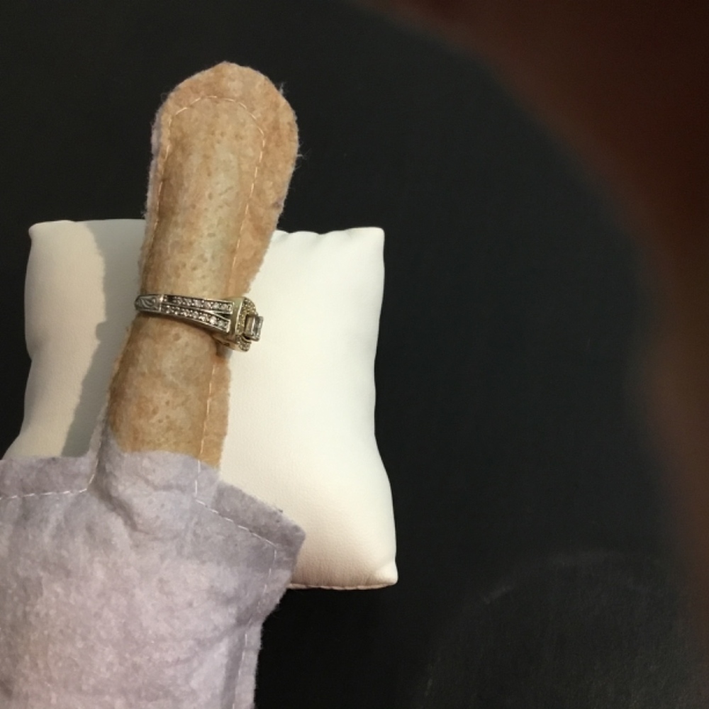 Ring - Picture 3 of 5